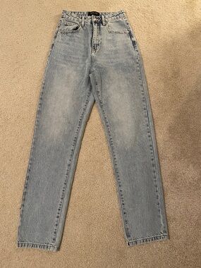 White Fox Boutique High-Rise Light Wash Jeans